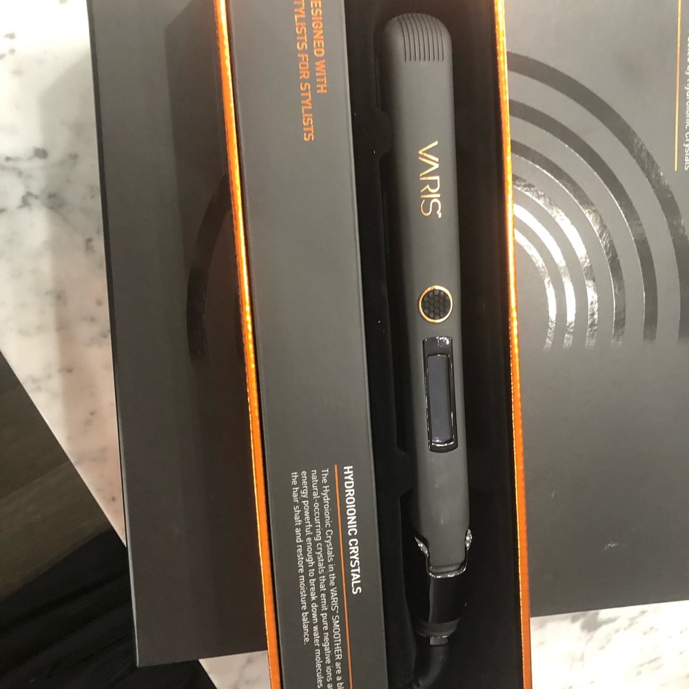 Varis Straightener Flat Iron